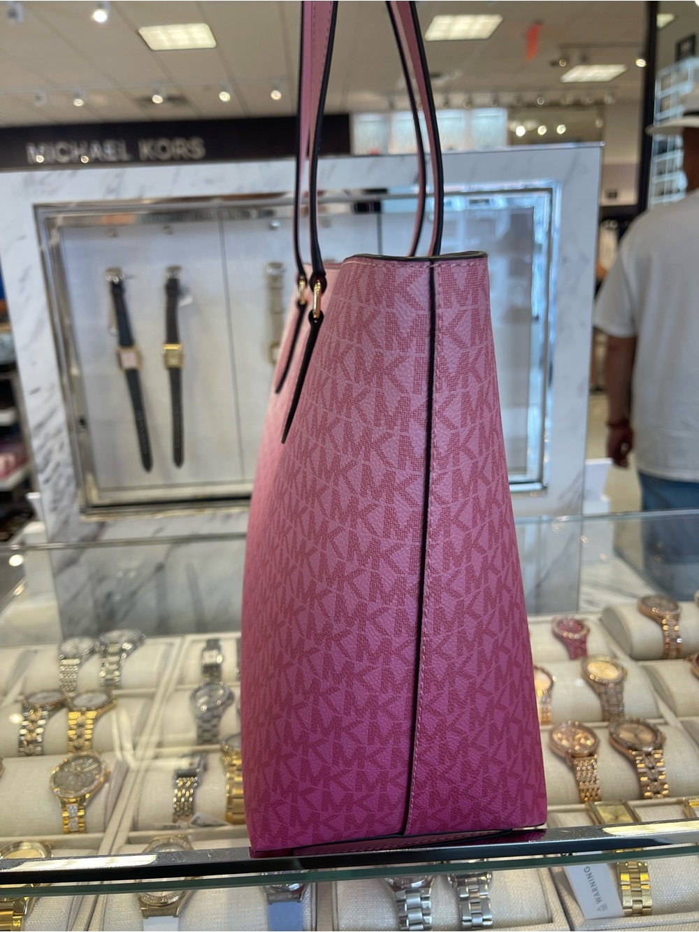 MICHAEL MICHAEL KORS SHEILA
CARNATION LG Multifunctional TOTE bag 
Carnation
NWT - Picture 4 of 16